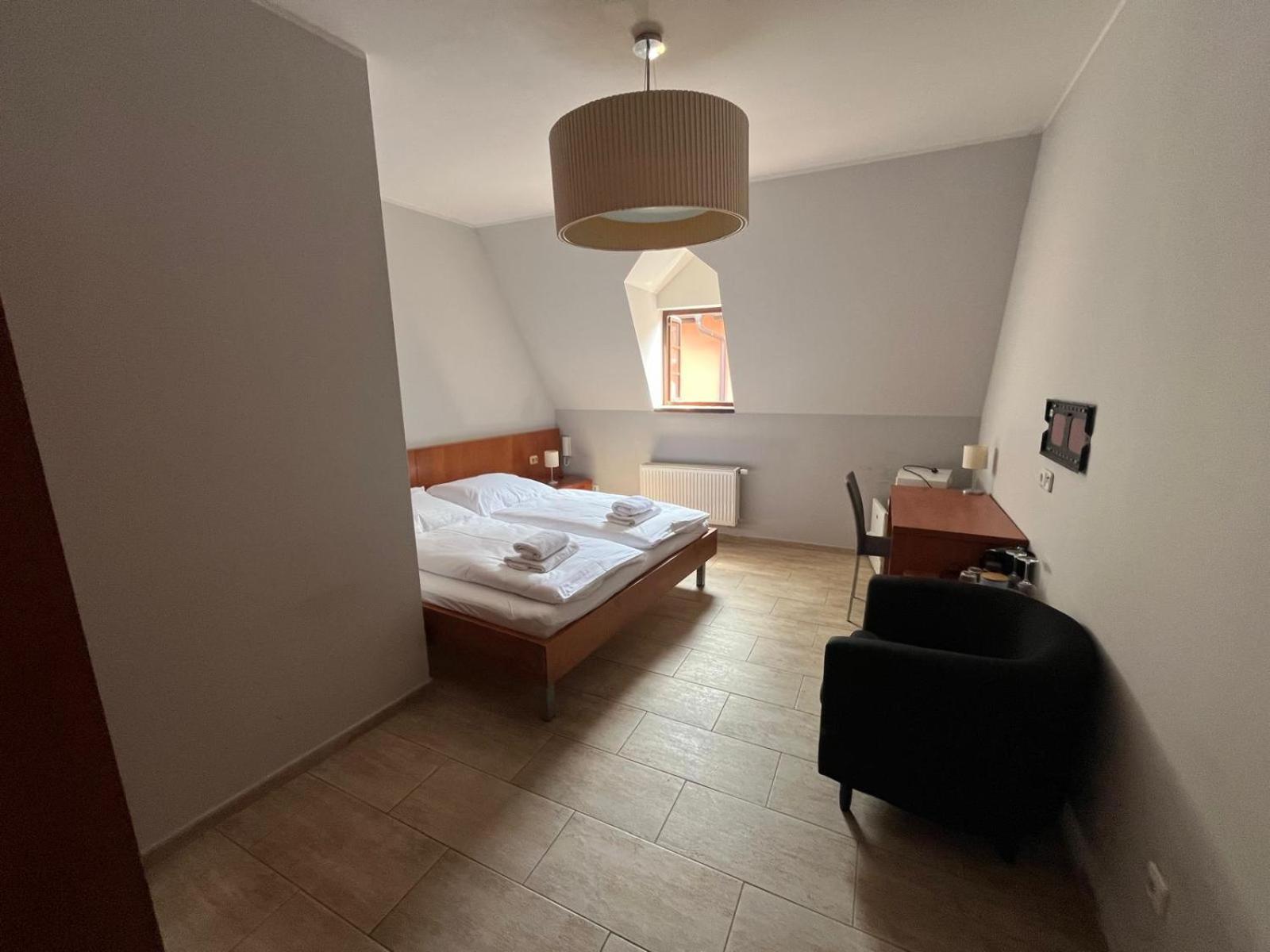 Nevinne Apartmany Kolin Bagian luar foto