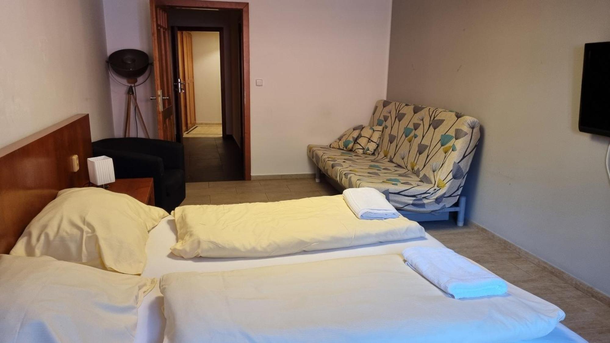 Nevinne Apartmany Kolin Bagian luar foto